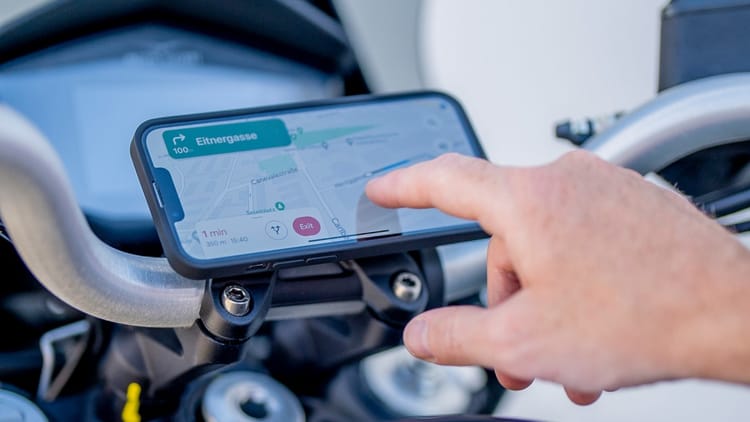 Smartphone als navigatie op de motor met SP Connect